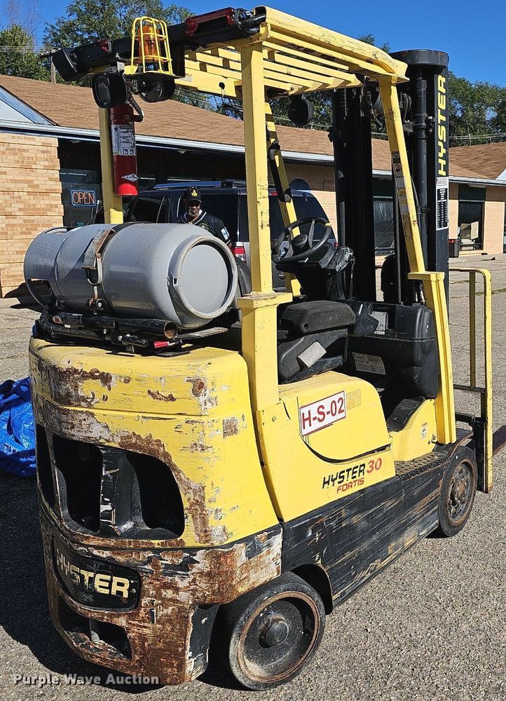image for item NJ9818 Hyster S30FT  forklift