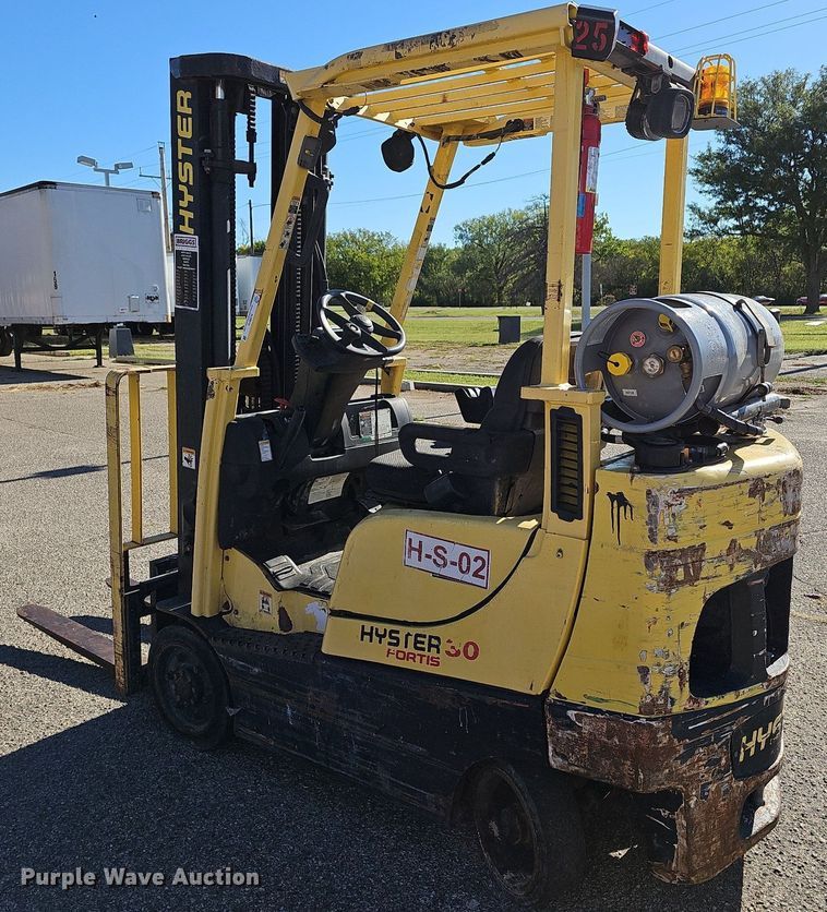 image for item NJ9818 Hyster S30FT  forklift