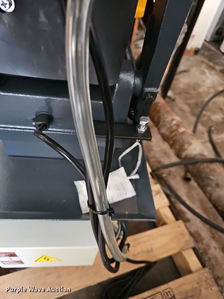 image for item NJ9821 2020 Dake SE712  bandsaw