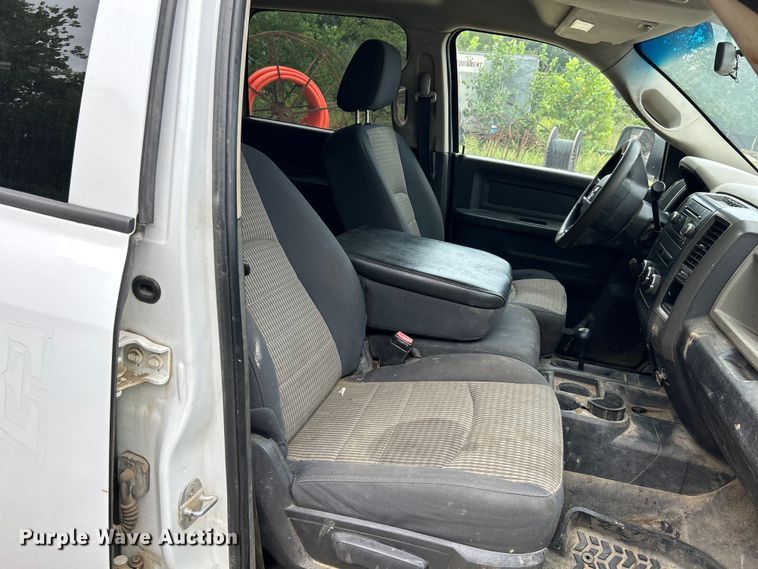 image for item NL9606 2012 Dodge Ram 5500 Heavy Duty  Crew Cab utility / service truck