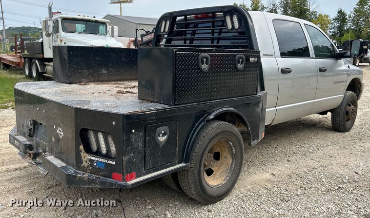 image for item NL9608 2006 Dodge Ram 3500  Mega Cab flatbed pickup truck