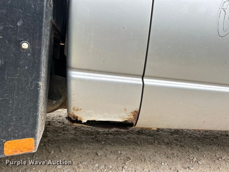 image for item NL9608 2006 Dodge Ram 3500  Mega Cab flatbed pickup truck