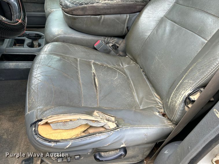 image for item NL9608 2006 Dodge Ram 3500  Mega Cab flatbed pickup truck