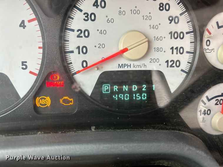 image for item NL9608 2006 Dodge Ram 3500  Mega Cab flatbed pickup truck