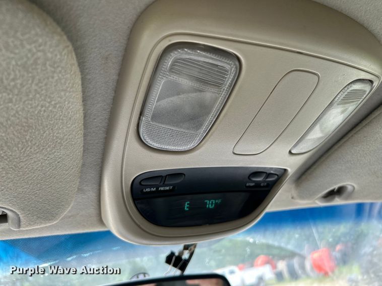 image for item NL9608 2006 Dodge Ram 3500  Mega Cab flatbed pickup truck