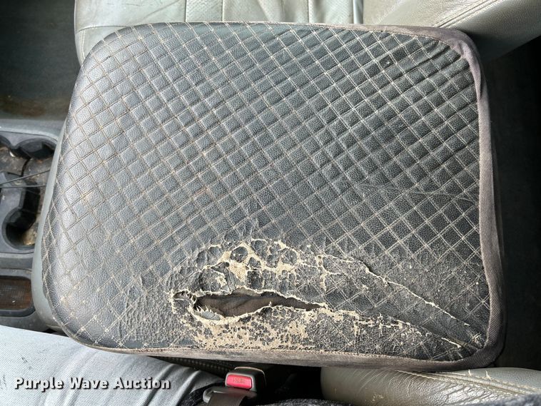 image for item NL9608 2006 Dodge Ram 3500  Mega Cab flatbed pickup truck