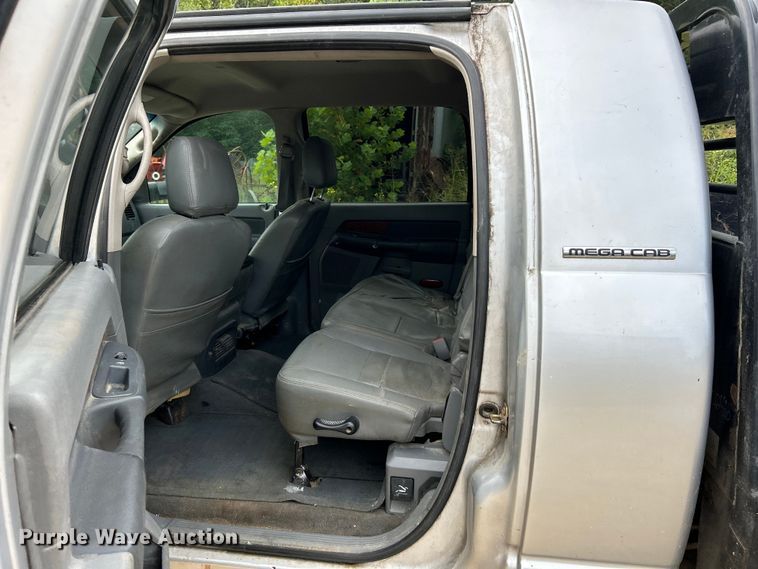 image for item NL9608 2006 Dodge Ram 3500  Mega Cab flatbed pickup truck