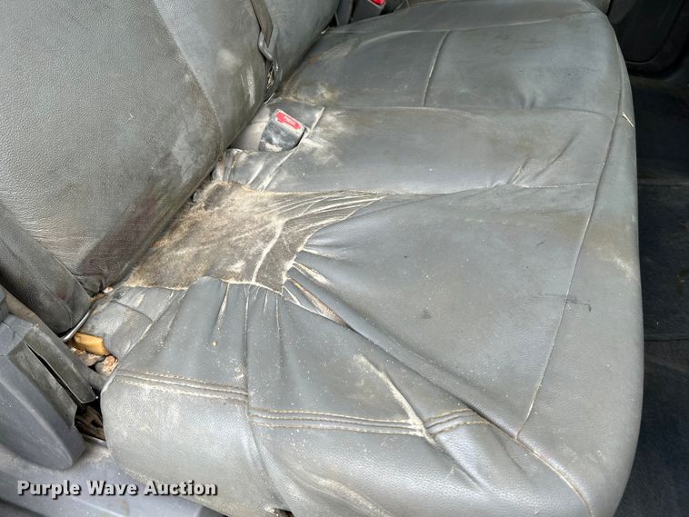 image for item NL9608 2006 Dodge Ram 3500  Mega Cab flatbed pickup truck