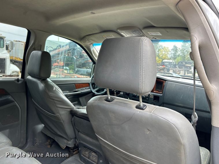 image for item NL9608 2006 Dodge Ram 3500  Mega Cab flatbed pickup truck