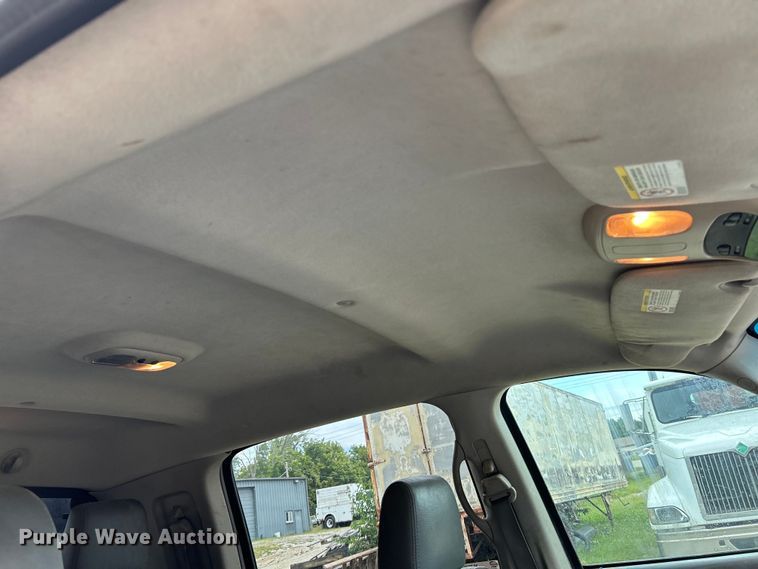 image for item NL9608 2006 Dodge Ram 3500  Mega Cab flatbed pickup truck