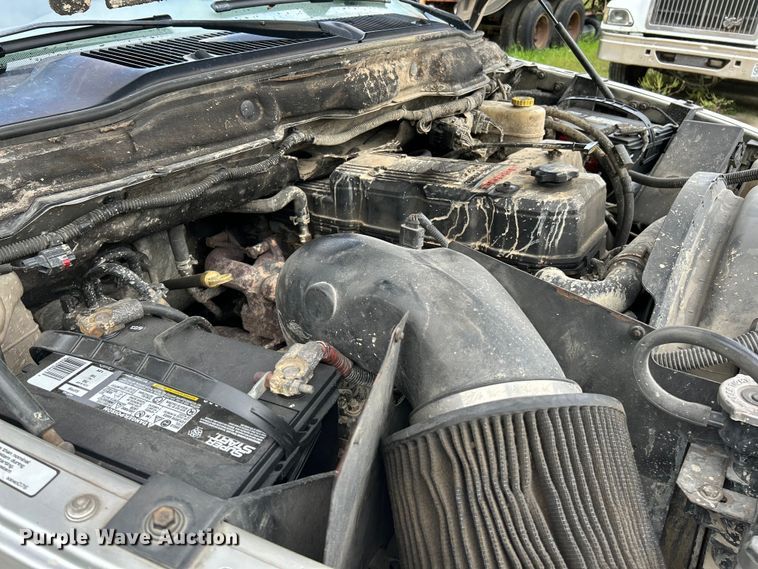 image for item NL9608 2006 Dodge Ram 3500  Mega Cab flatbed pickup truck