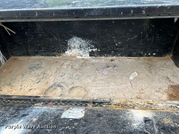 image for item NL9608 2006 Dodge Ram 3500  Mega Cab flatbed pickup truck