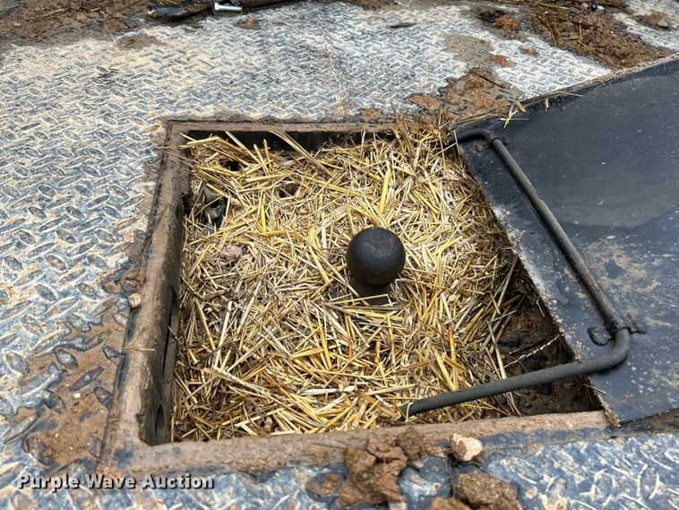 image for item NL9608 2006 Dodge Ram 3500  Mega Cab flatbed pickup truck