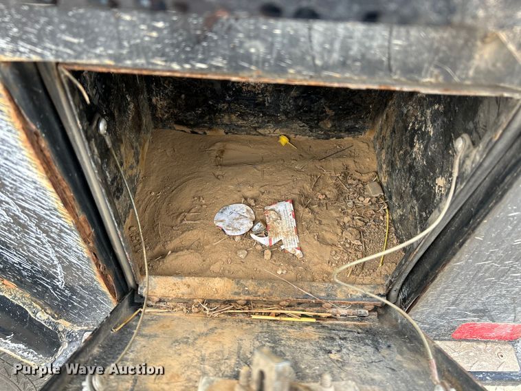 image for item NL9608 2006 Dodge Ram 3500  Mega Cab flatbed pickup truck