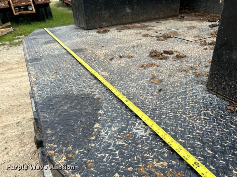 image for item NL9608 2006 Dodge Ram 3500  Mega Cab flatbed pickup truck