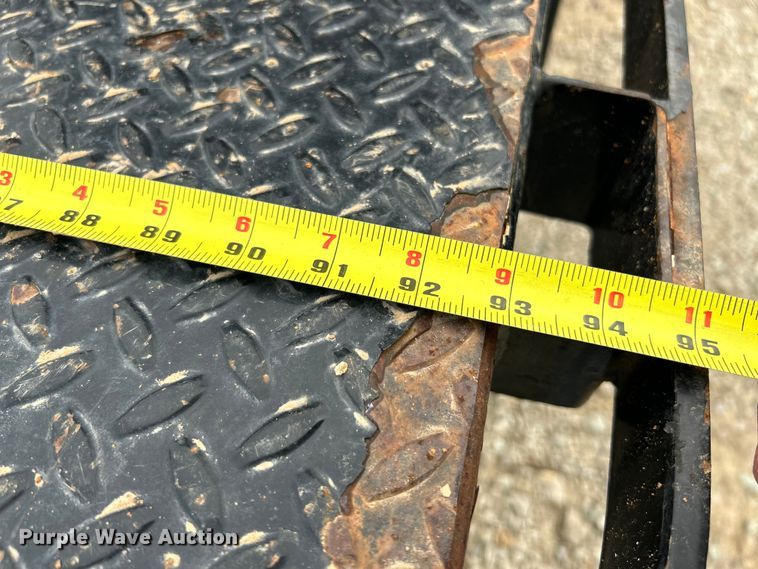 image for item NL9608 2006 Dodge Ram 3500  Mega Cab flatbed pickup truck