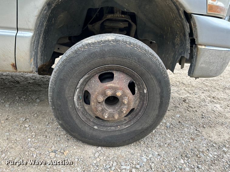 image for item NL9608 2006 Dodge Ram 3500  Mega Cab flatbed pickup truck