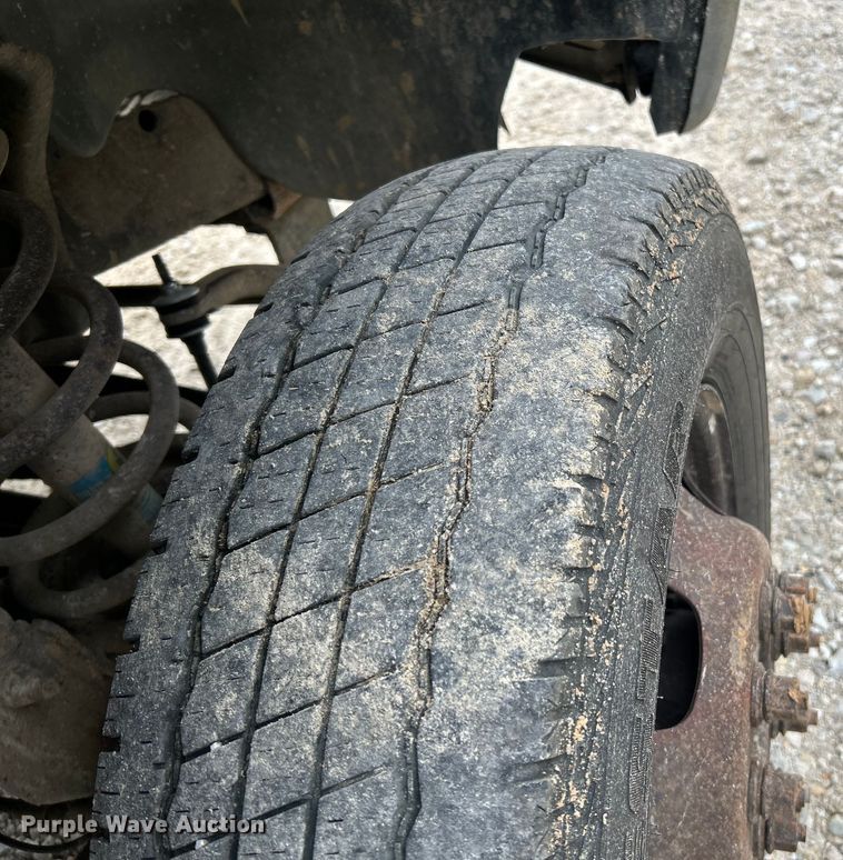 image for item NL9608 2006 Dodge Ram 3500  Mega Cab flatbed pickup truck