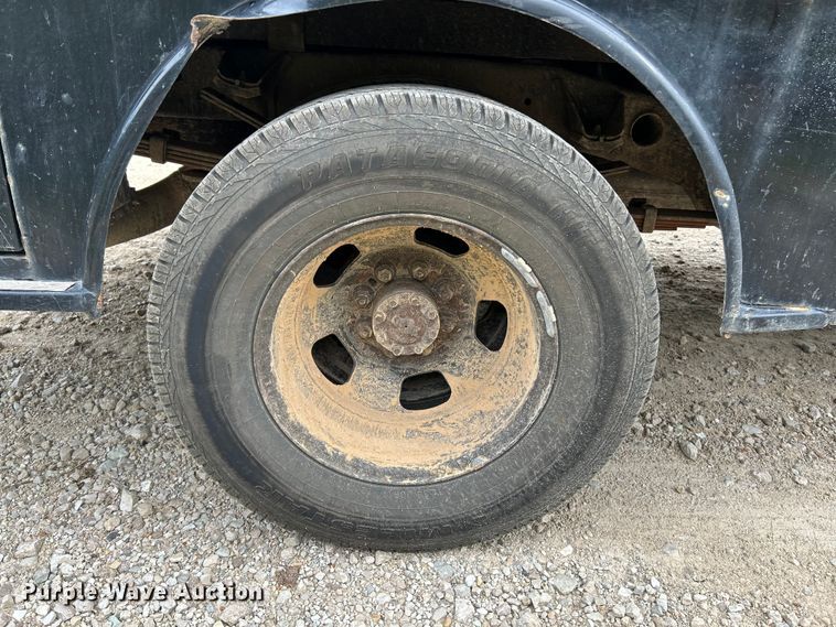 image for item NL9608 2006 Dodge Ram 3500  Mega Cab flatbed pickup truck