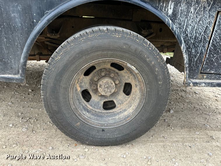 image for item NL9608 2006 Dodge Ram 3500  Mega Cab flatbed pickup truck