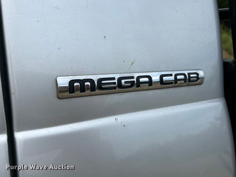 image for item NL9608 2006 Dodge Ram 3500  Mega Cab flatbed pickup truck