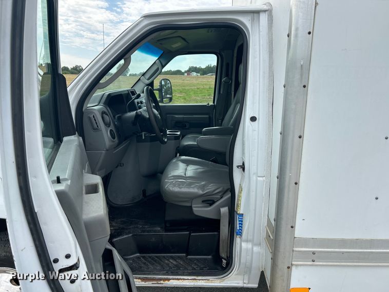 image for item NL9653 2012 Ford E350 Super Duty  box truck