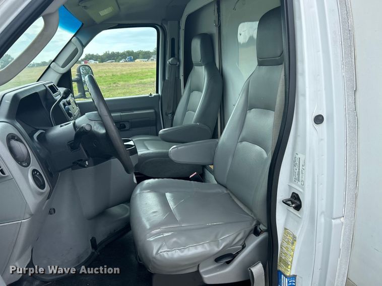 image for item NL9653 2012 Ford E350 Super Duty  box truck