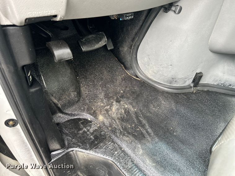 image for item NL9653 2012 Ford E350 Super Duty  box truck