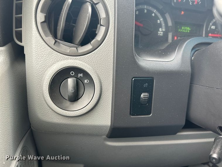 image for item NL9653 2012 Ford E350 Super Duty  box truck