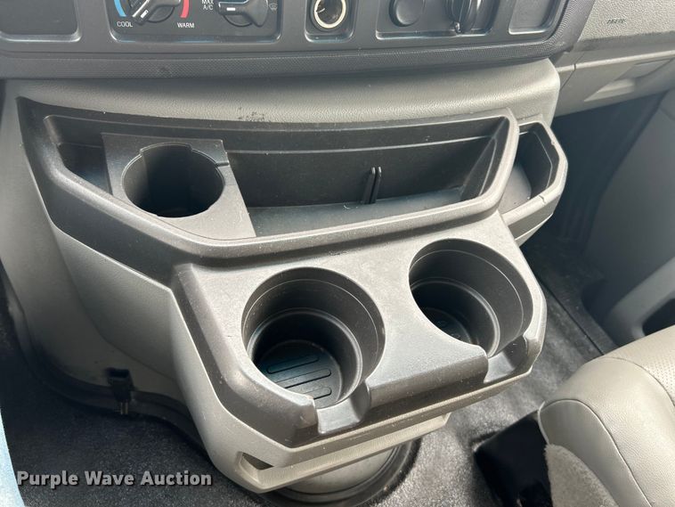 image for item NL9653 2012 Ford E350 Super Duty  box truck