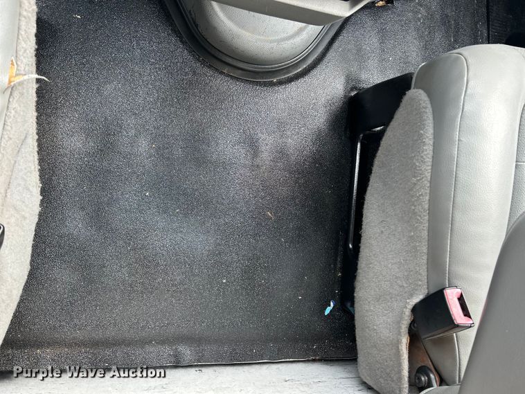 image for item NL9653 2012 Ford E350 Super Duty  box truck