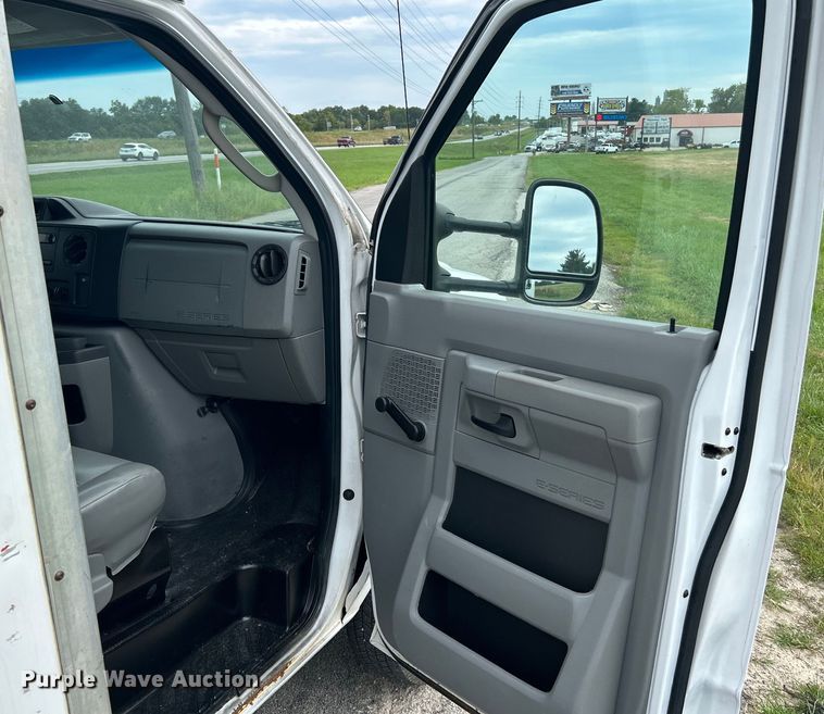 image for item NL9653 2012 Ford E350 Super Duty  box truck