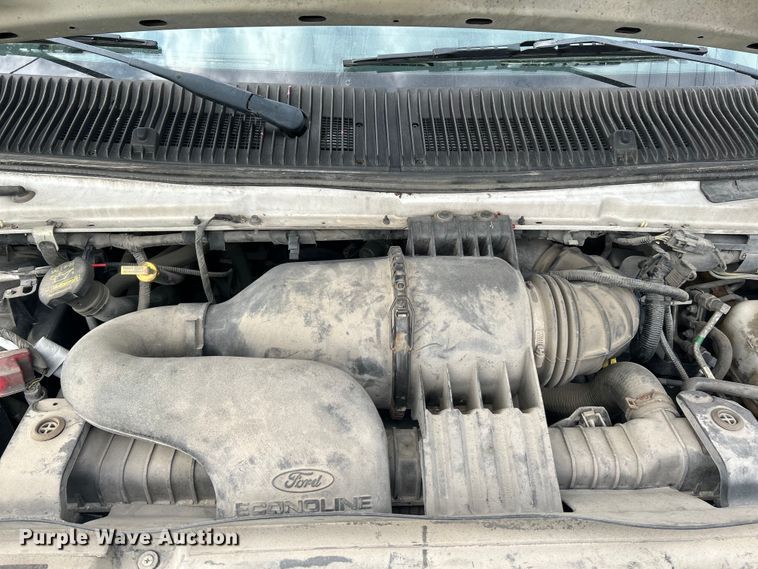 image for item NL9653 2012 Ford E350 Super Duty  box truck