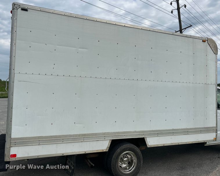 image for item NL9653 2012 Ford E350 Super Duty  box truck