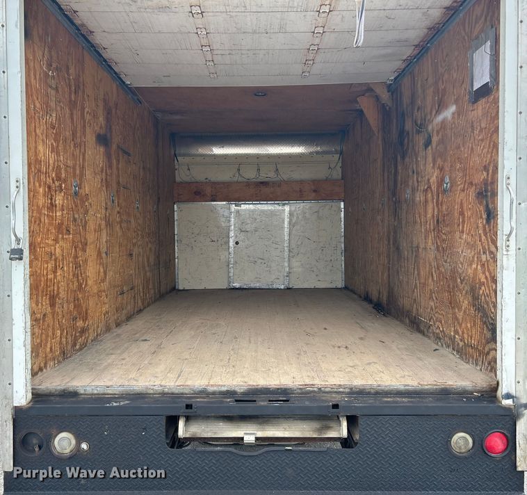 image for item NL9653 2012 Ford E350 Super Duty  box truck