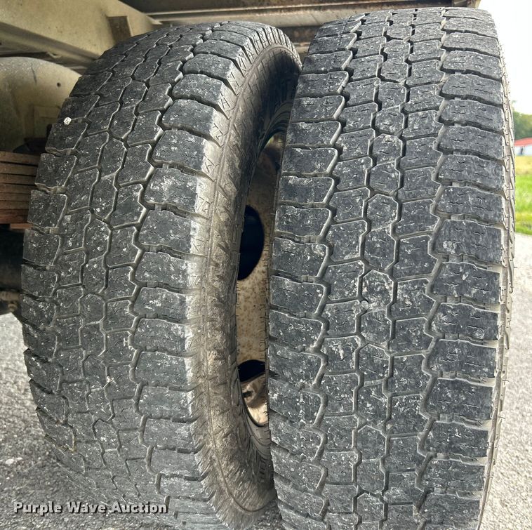 image for item NL9653 2012 Ford E350 Super Duty  box truck