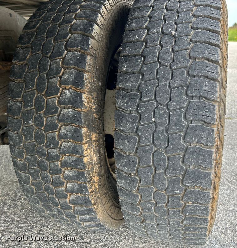 image for item NL9653 2012 Ford E350 Super Duty  box truck