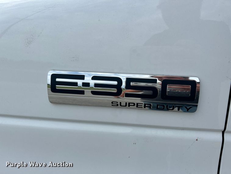 image for item NL9653 2012 Ford E350 Super Duty  box truck