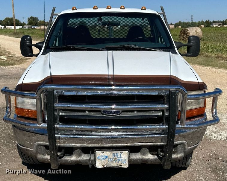 image for item NP9655 2000 Ford F350 Super Duty  flatbed pickup truck