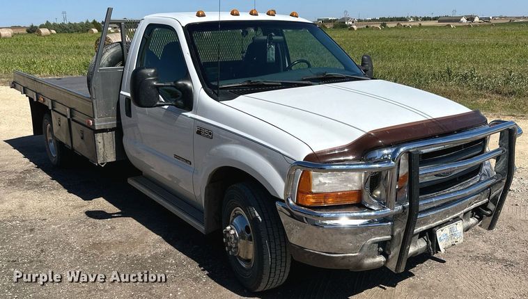 image for item NP9655 2000 Ford F350 Super Duty  flatbed pickup truck