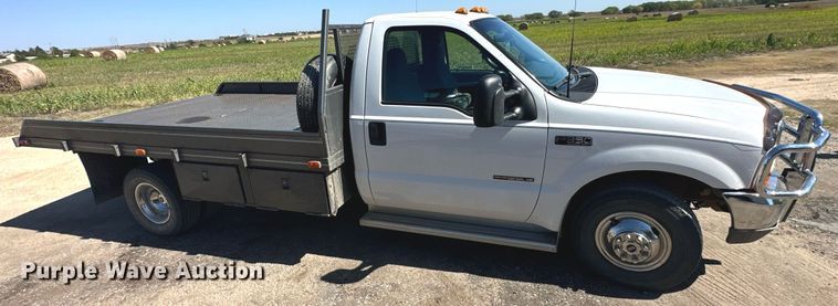 image for item NP9655 2000 Ford F350 Super Duty  flatbed pickup truck