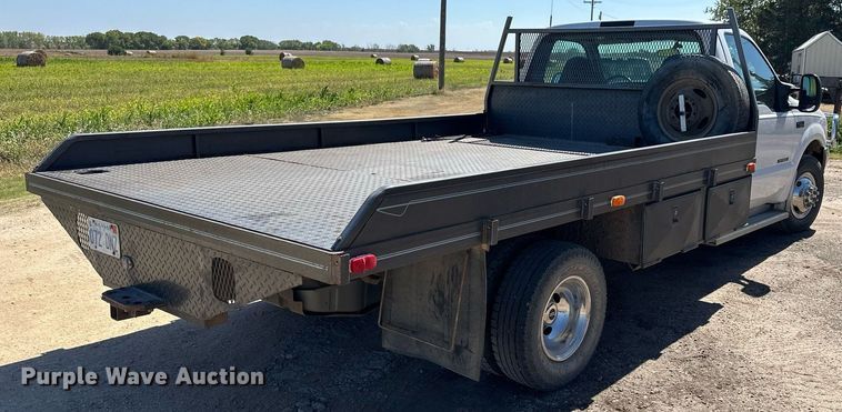 image for item NP9655 2000 Ford F350 Super Duty  flatbed pickup truck