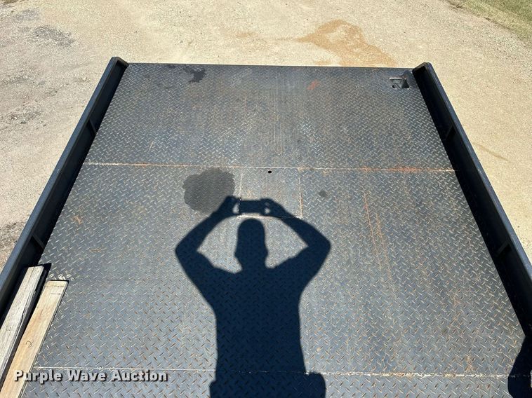 image for item NP9655 2000 Ford F350 Super Duty  flatbed pickup truck