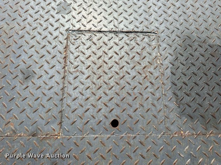 image for item NP9655 2000 Ford F350 Super Duty  flatbed pickup truck