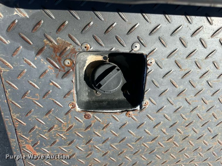 image for item NP9655 2000 Ford F350 Super Duty  flatbed pickup truck