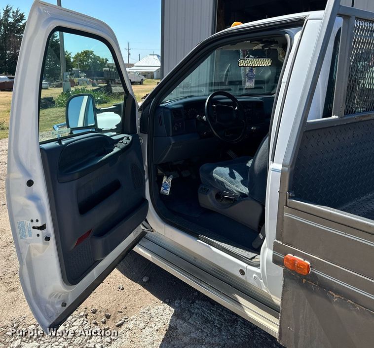 image for item NP9655 2000 Ford F350 Super Duty  flatbed pickup truck