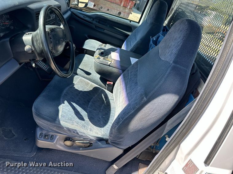 image for item NP9655 2000 Ford F350 Super Duty  flatbed pickup truck