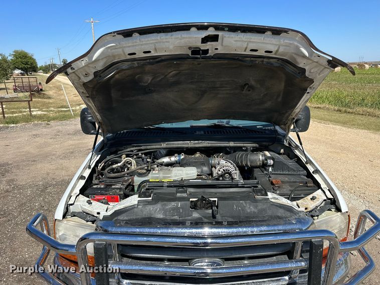 image for item NP9655 2000 Ford F350 Super Duty  flatbed pickup truck