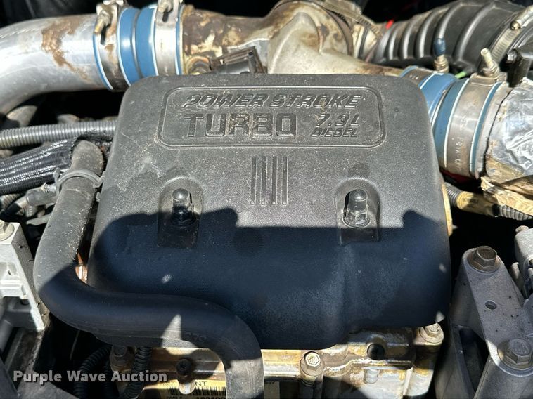 image for item NP9655 2000 Ford F350 Super Duty  flatbed pickup truck