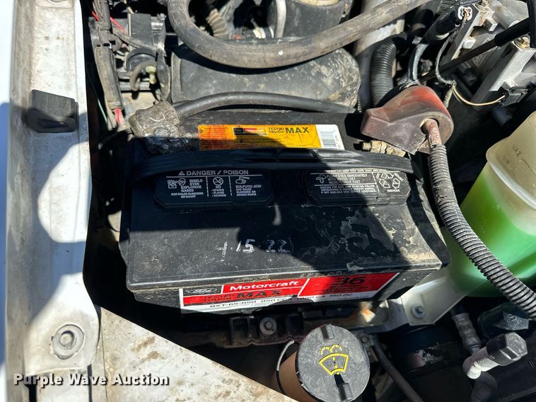 image for item NP9655 2000 Ford F350 Super Duty  flatbed pickup truck